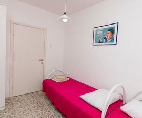Bedroom with single beds of apartment for rent Utjeha Montenegro